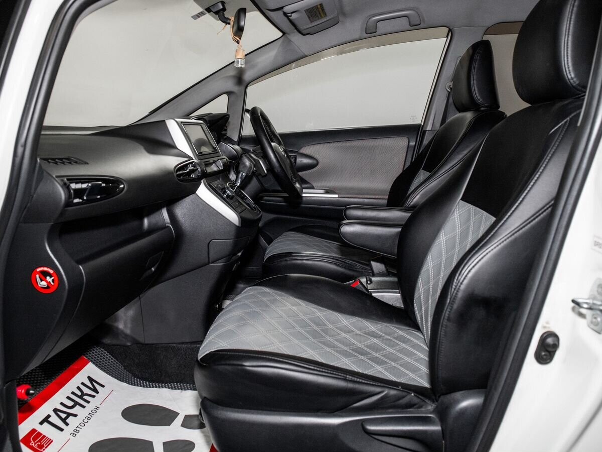 Toyota Wish 2009 - фото автомобиля