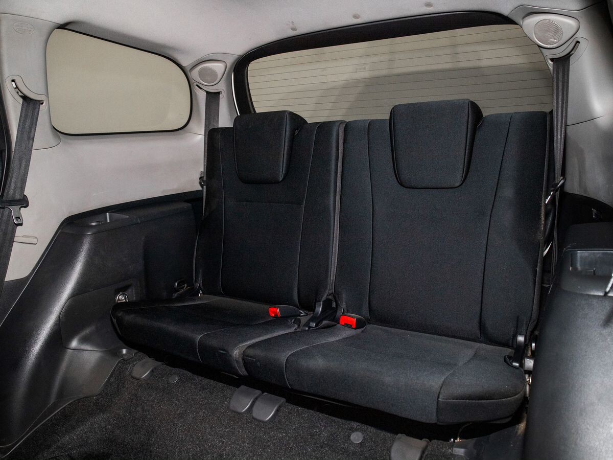 Toyota Wish 2009 - фото автомобиля