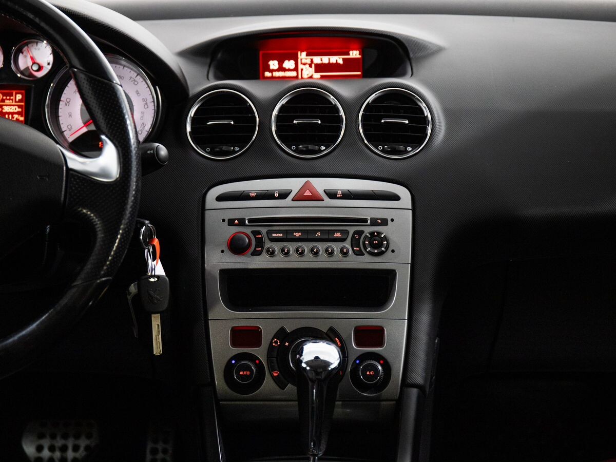 Peugeot 408 2016 - фото автомобиля