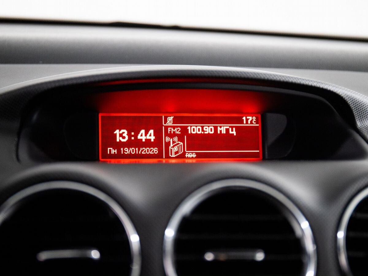 Peugeot 408 2016 - фото автомобиля