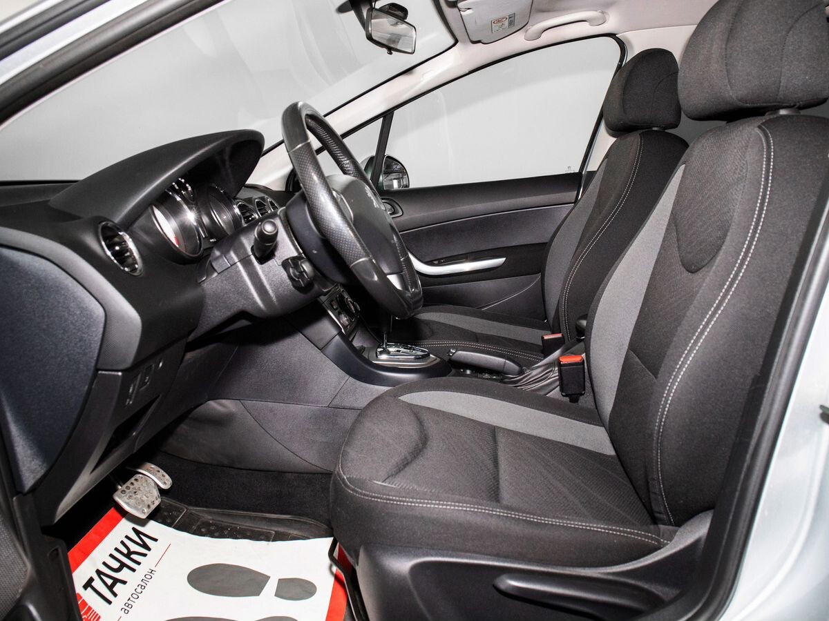 Peugeot 408 2016 - фото автомобиля