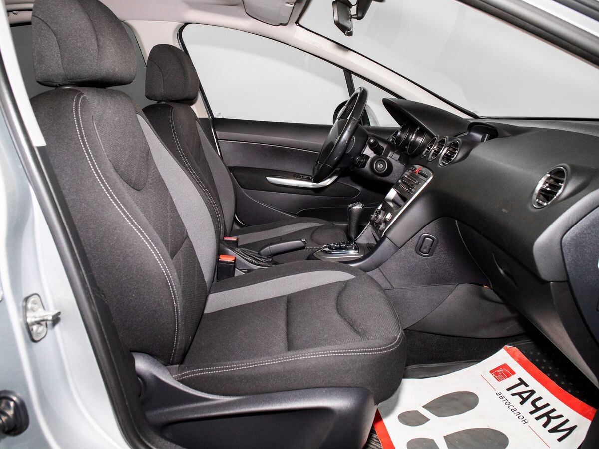 Peugeot 408 2016 - фото автомобиля