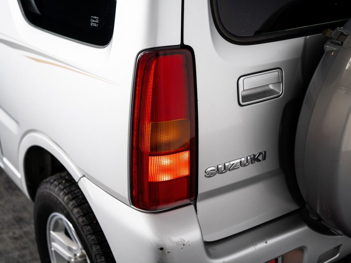 Suzuki Jimny 2015 - фото автомобиля