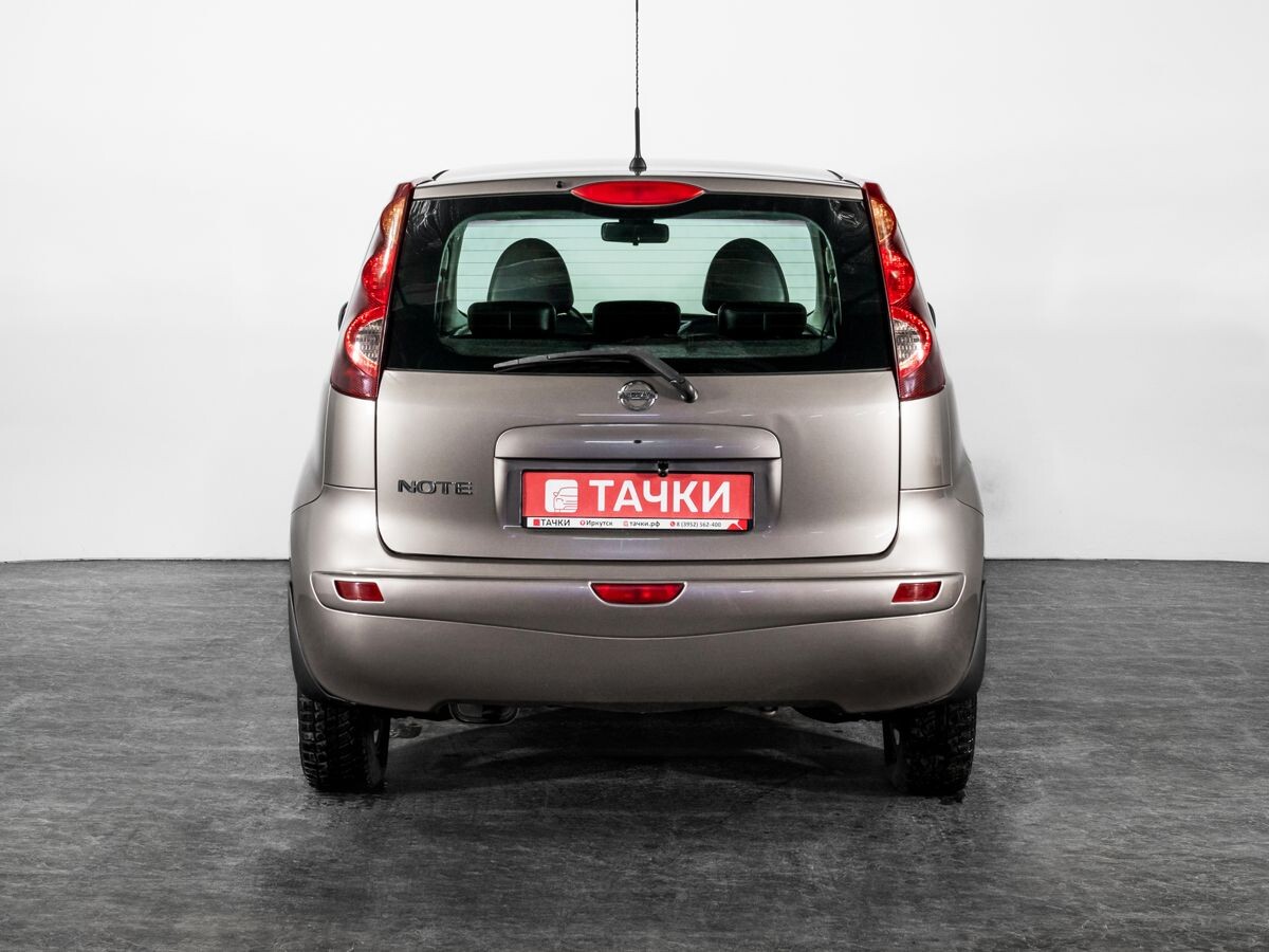 Nissan Note 2012 - фото автомобиля