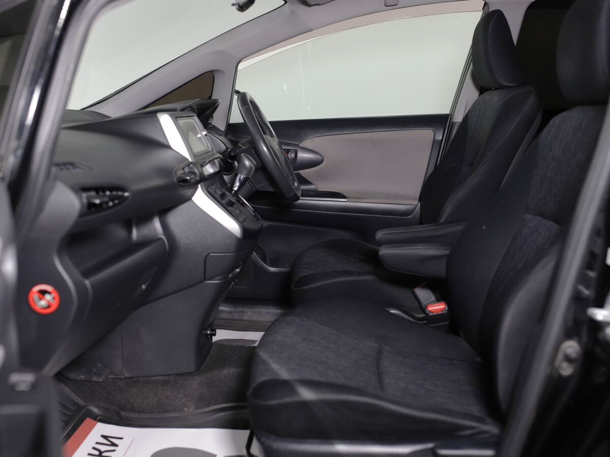 Toyota Wish 2010 - фото автомобиля