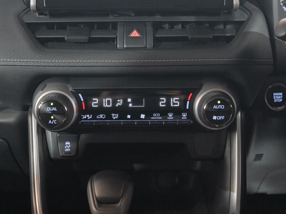 Toyota RAV4 2019 - фото автомобиля