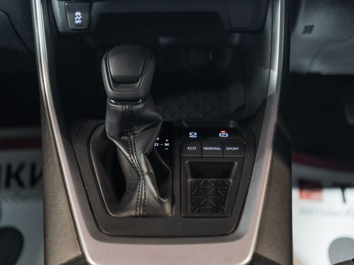 Toyota RAV4 2019 - фото автомобиля