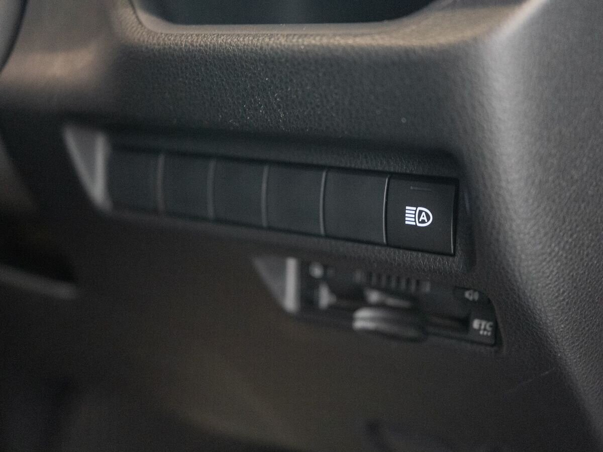 Toyota RAV4 2019 - фото автомобиля