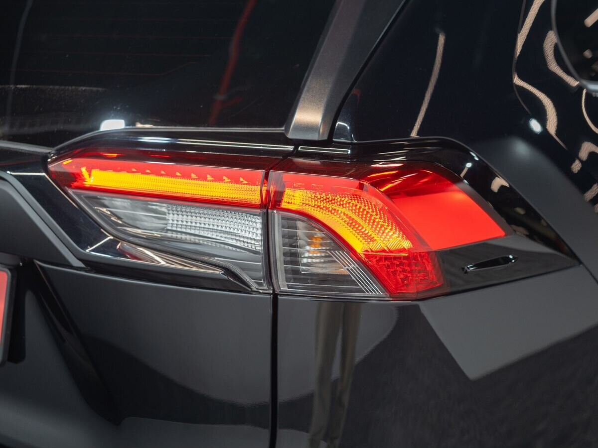 Toyota RAV4 2019 - фото автомобиля