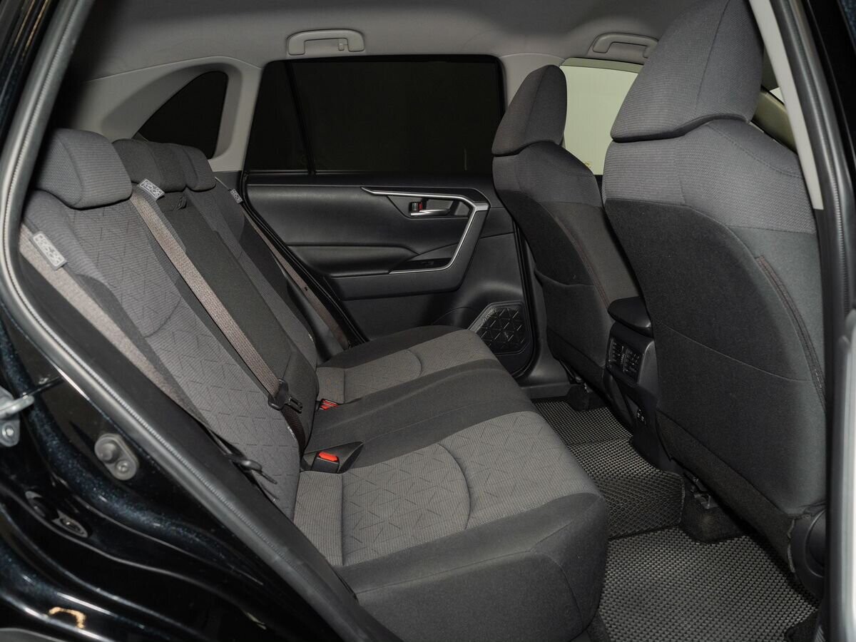 Toyota RAV4 2019 - фото автомобиля