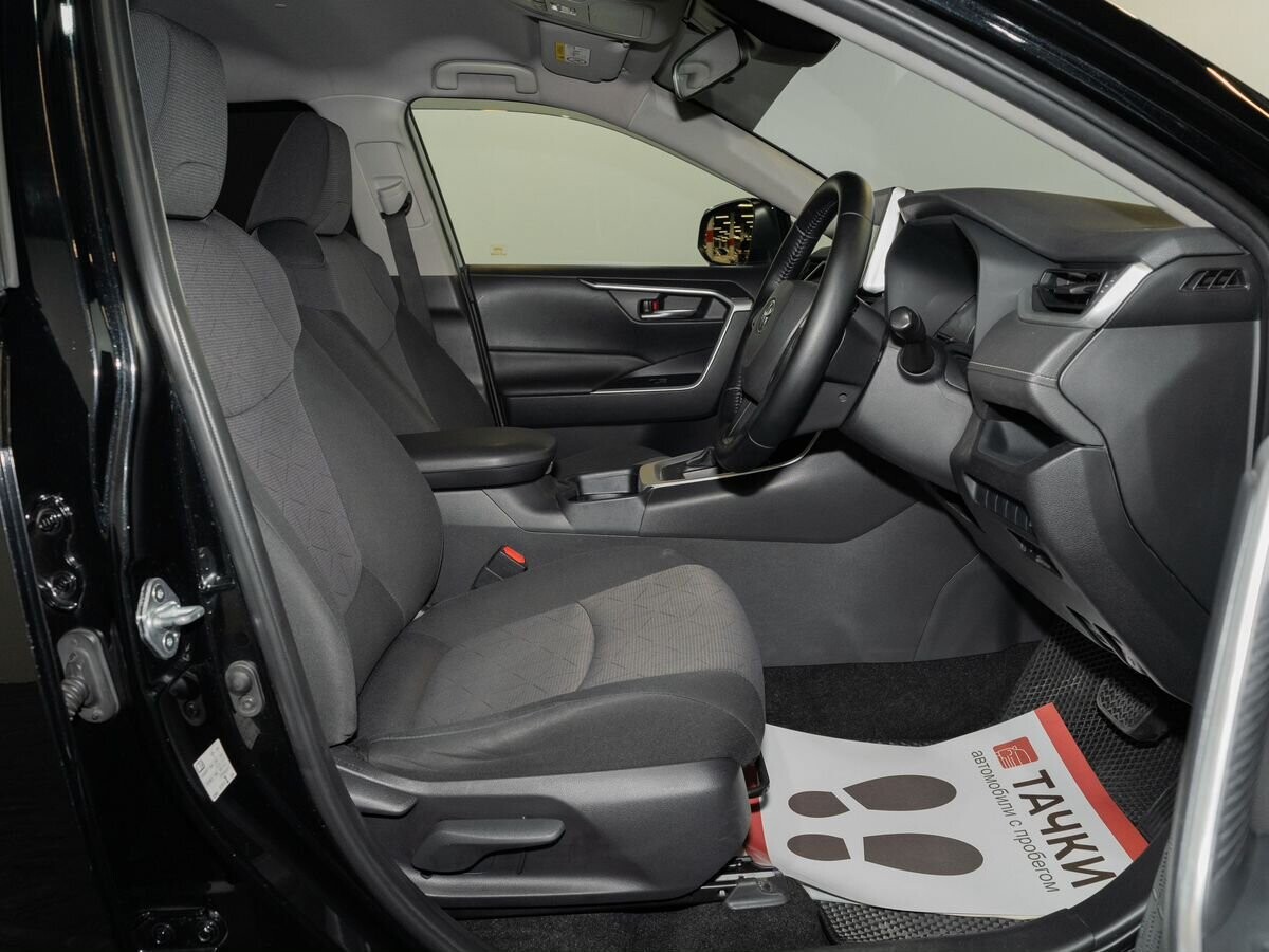 Toyota RAV4 2019 - фото автомобиля