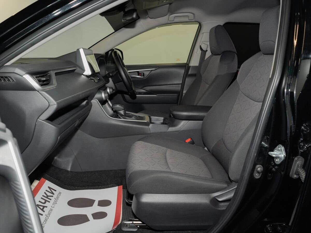 Toyota RAV4 2019 - фото автомобиля