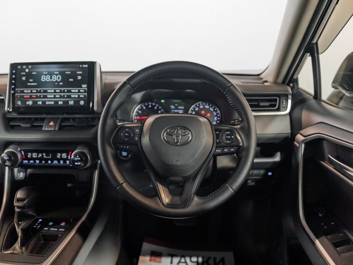 Toyota RAV4 2019 - фото автомобиля
