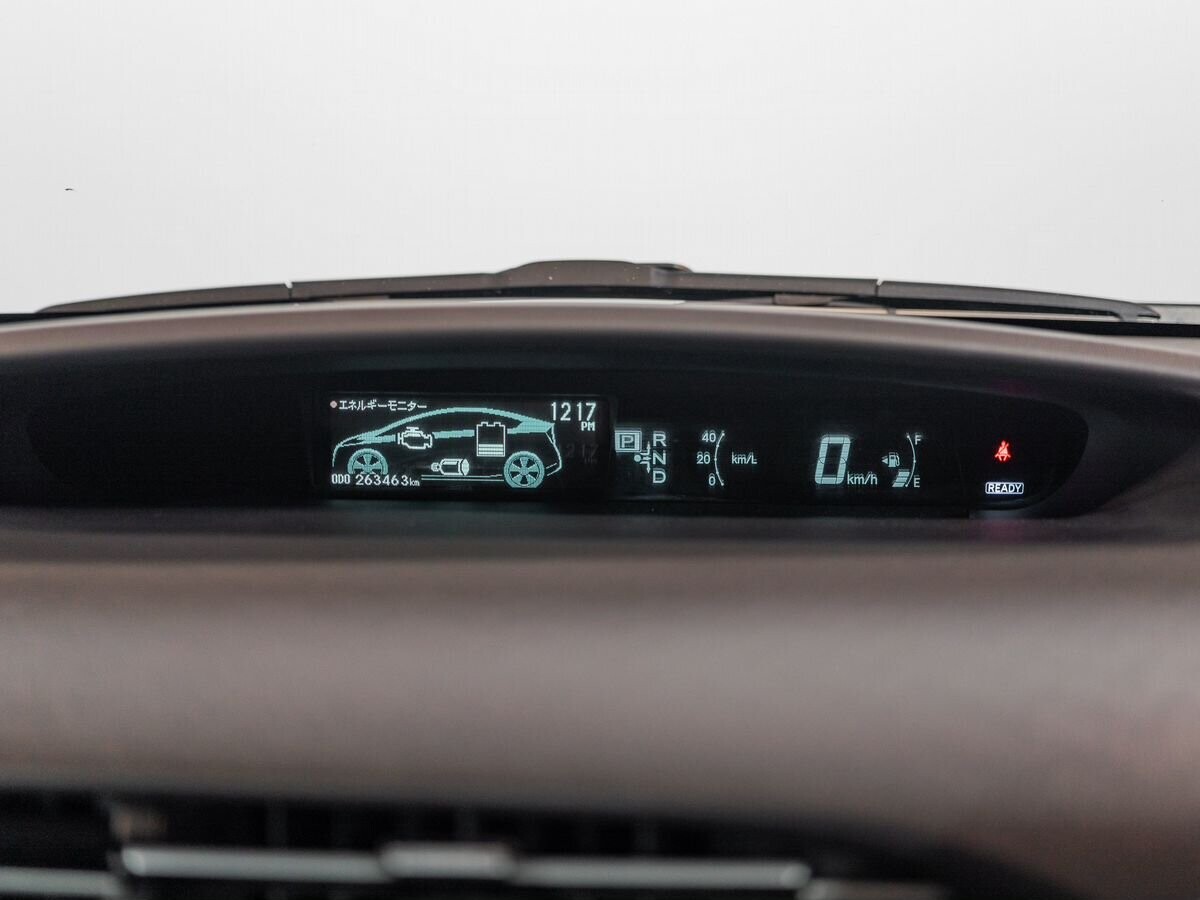 Toyota Prius 2011 - фото автомобиля