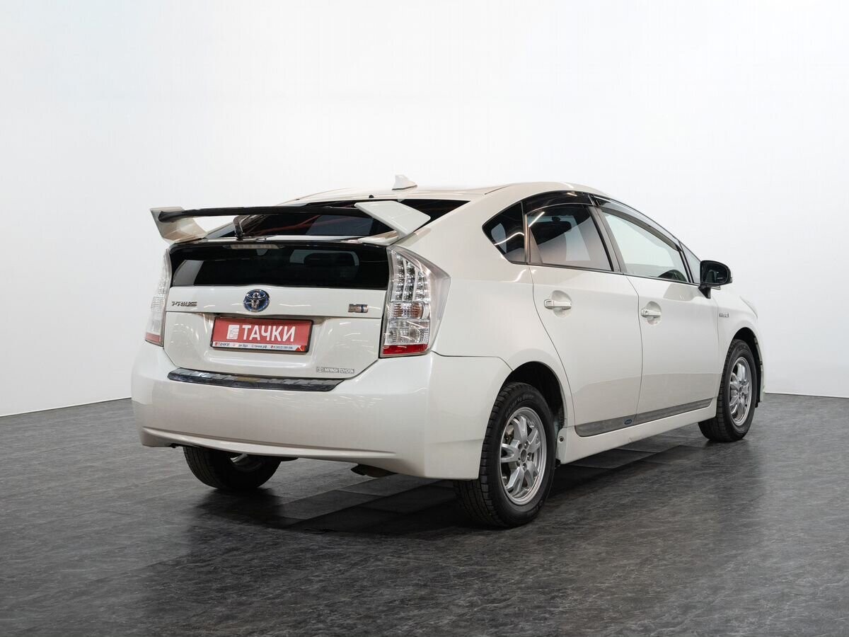 Toyota Prius 2011 - фото автомобиля