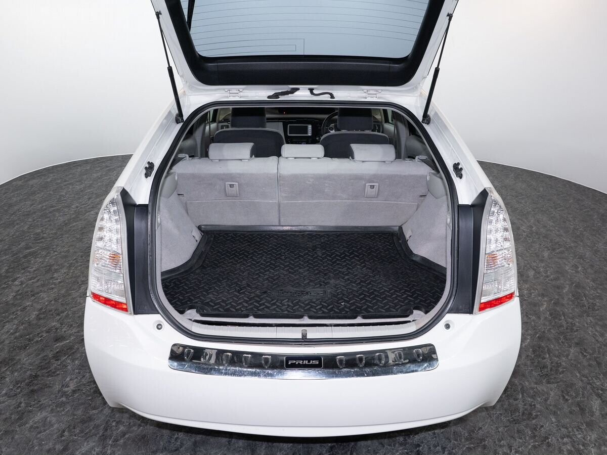 Toyota Prius 2011 - фото автомобиля