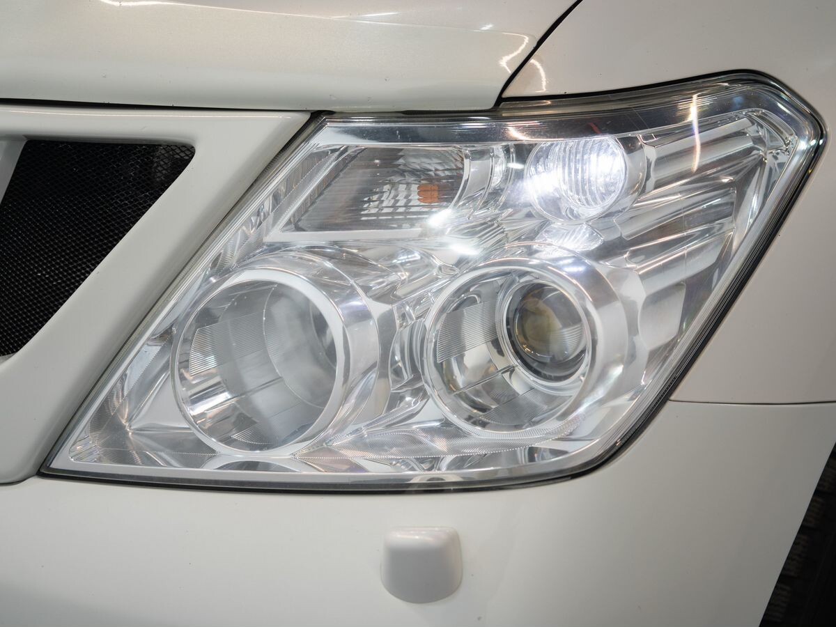 Nissan Patrol 2011 - фото автомобиля