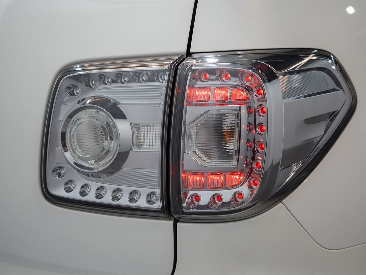 Nissan Patrol 2011 - фото автомобиля