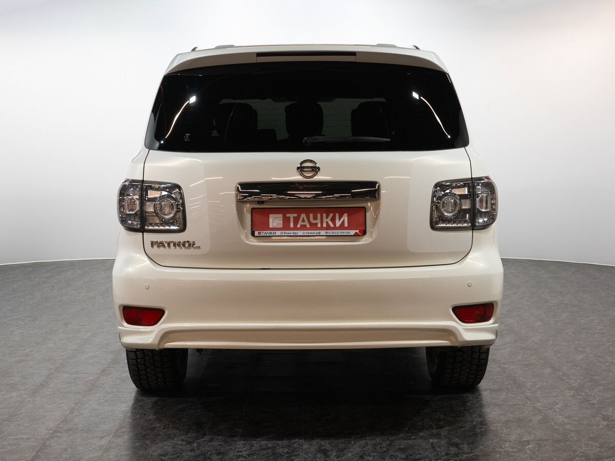 Nissan Patrol 2011 - фото автомобиля