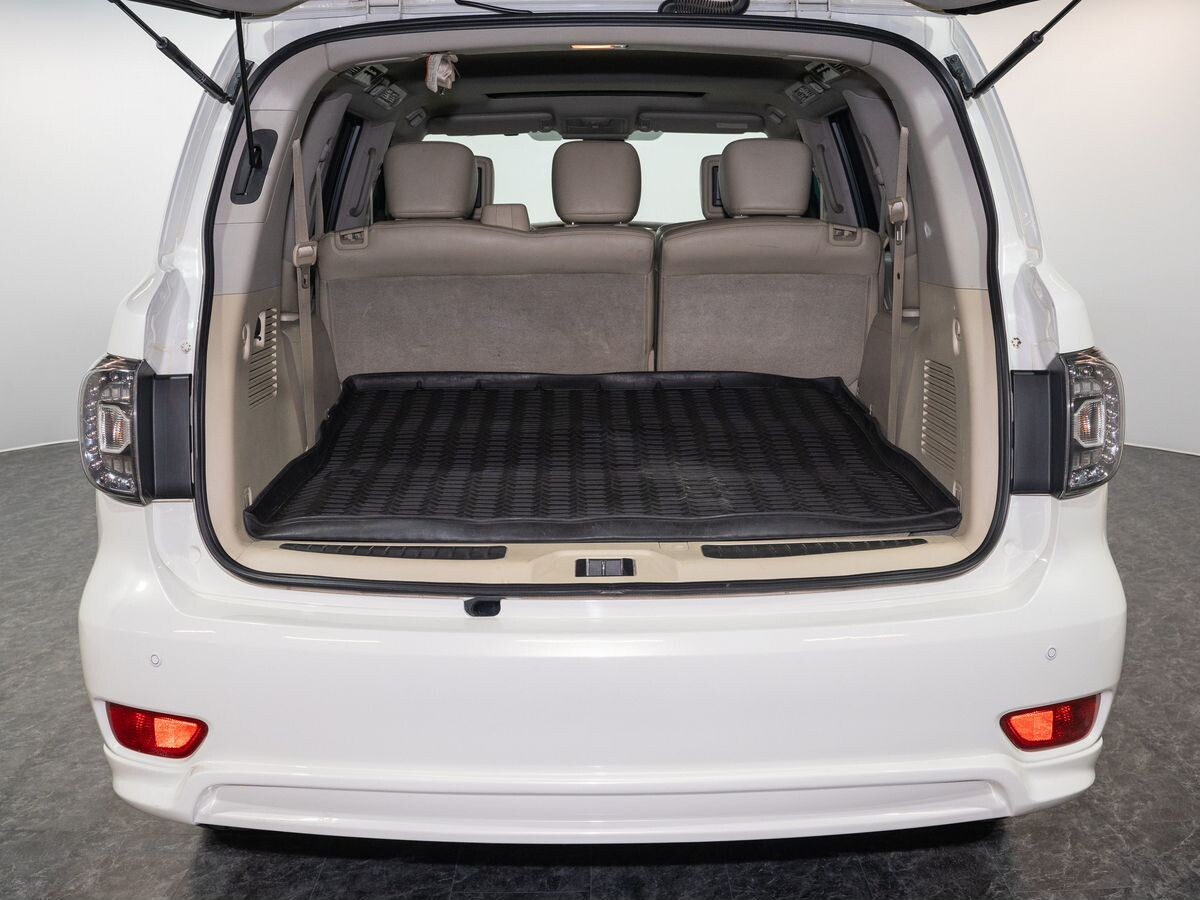 Nissan Patrol 2011 - фото автомобиля