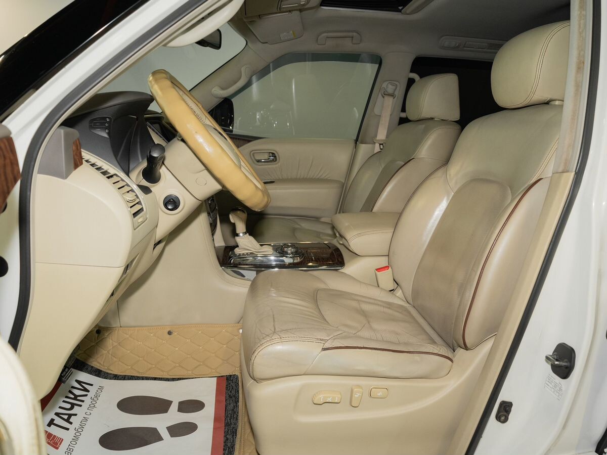 Nissan Patrol 2011 - фото автомобиля