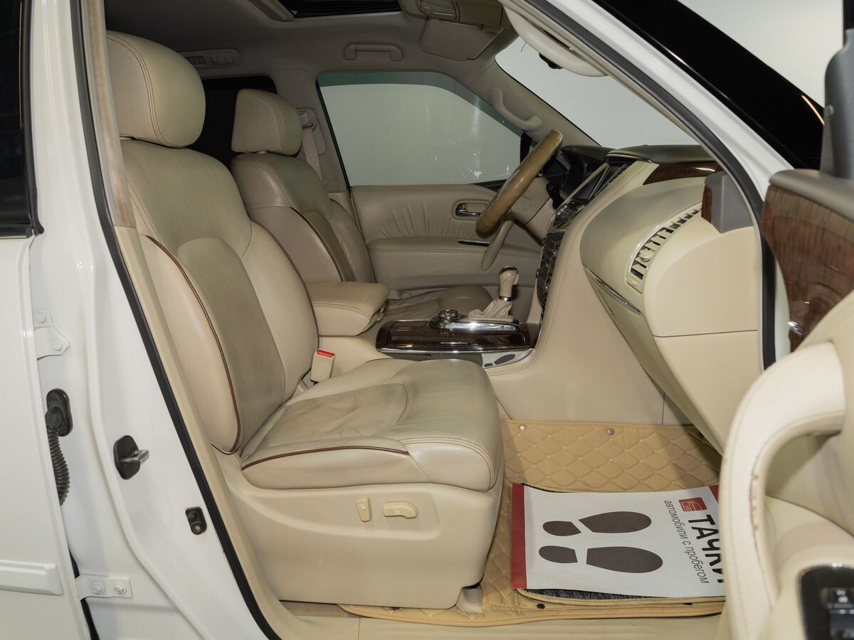 Nissan Patrol 2011 - фото автомобиля