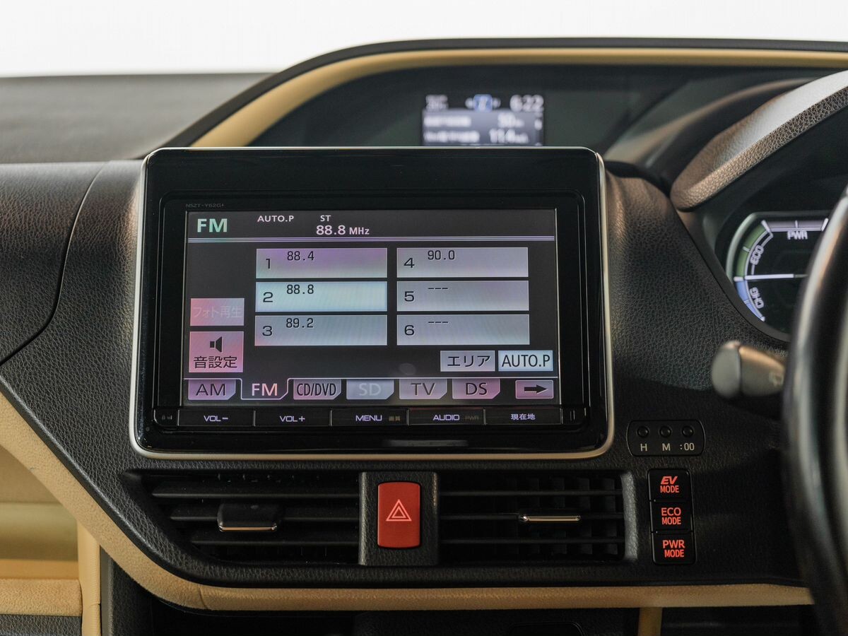 Toyota Noah 2014 - фото автомобиля