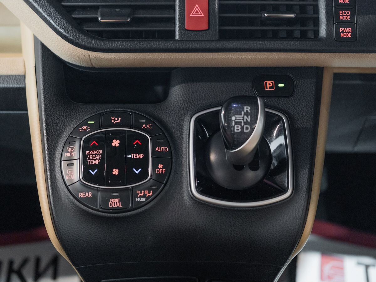 Toyota Noah 2014 - фото автомобиля