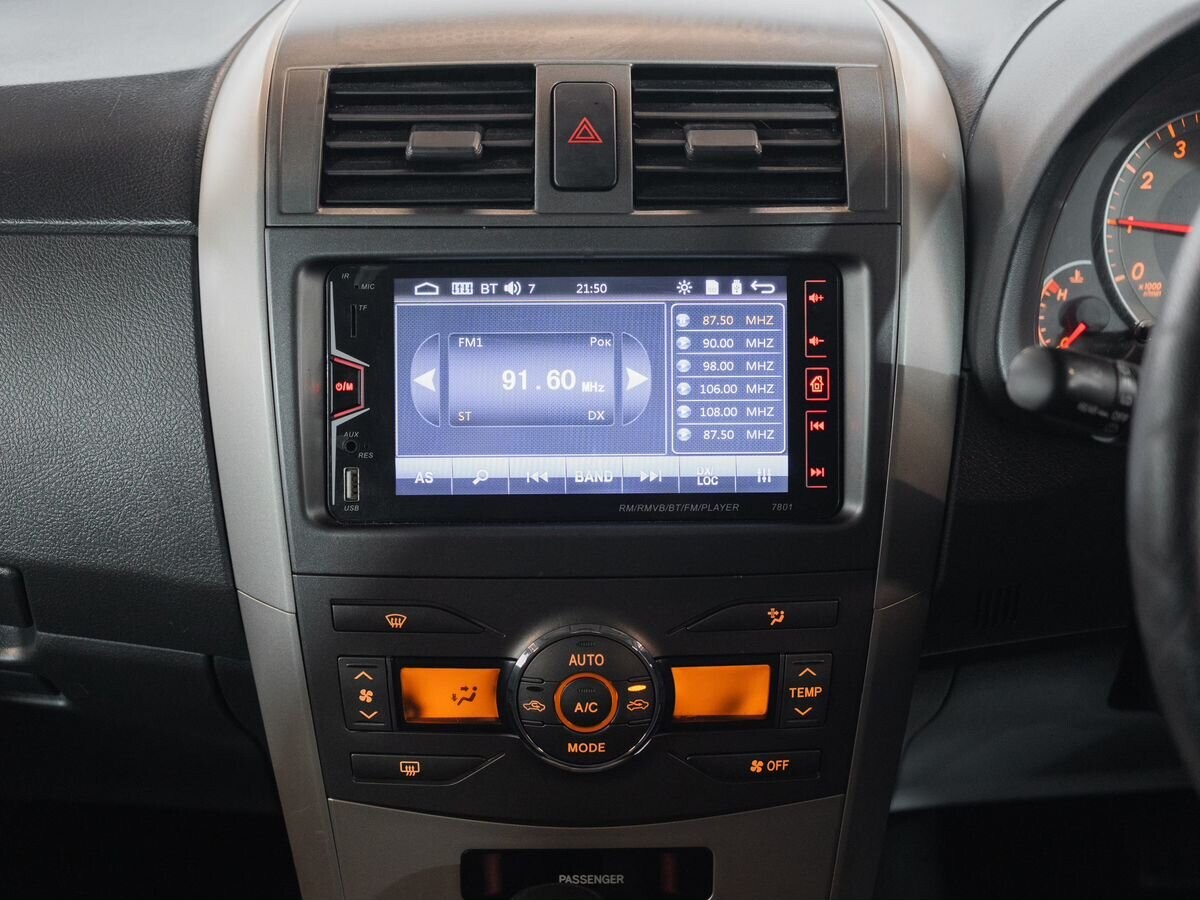 Toyota Corolla 2010 - фото автомобиля