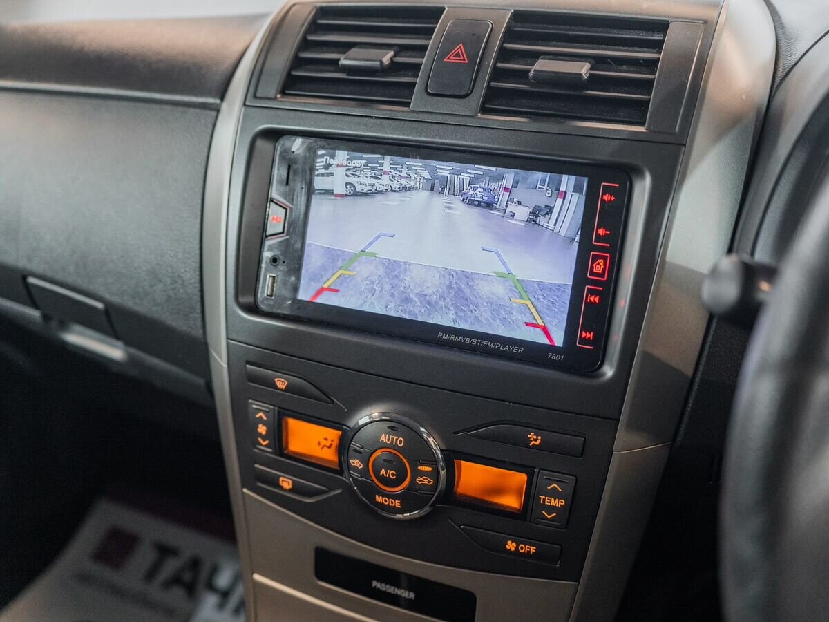 Toyota Corolla 2010 - фото автомобиля