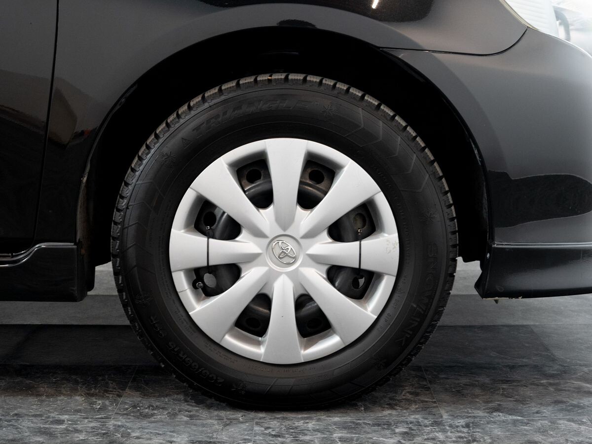 Toyota Corolla 2010 - фото автомобиля