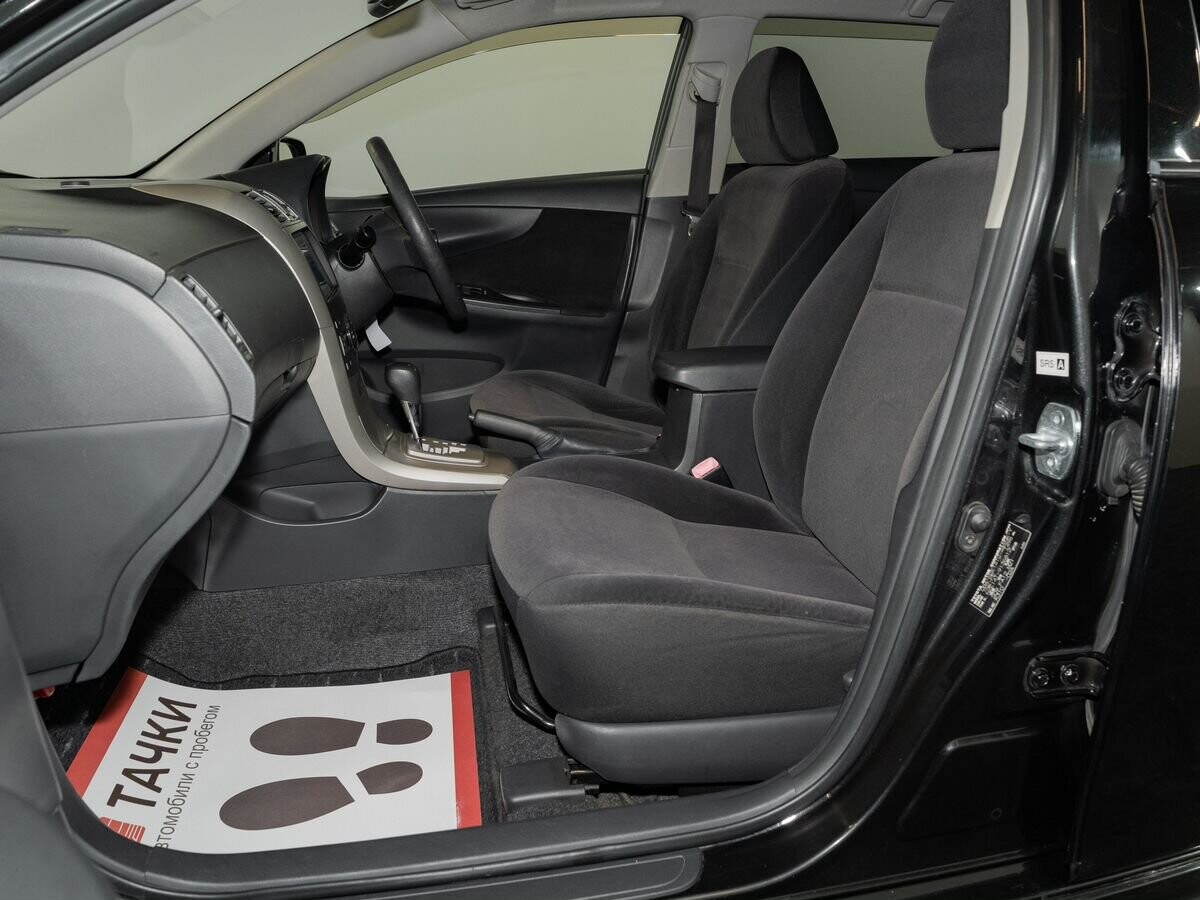 Toyota Corolla 2010 - фото автомобиля