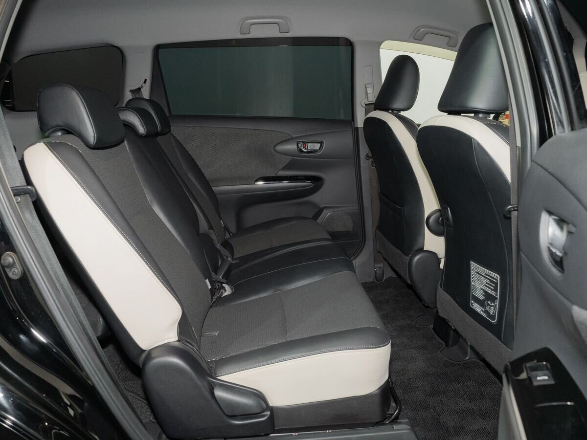 Toyota Wish 2011 - фото автомобиля