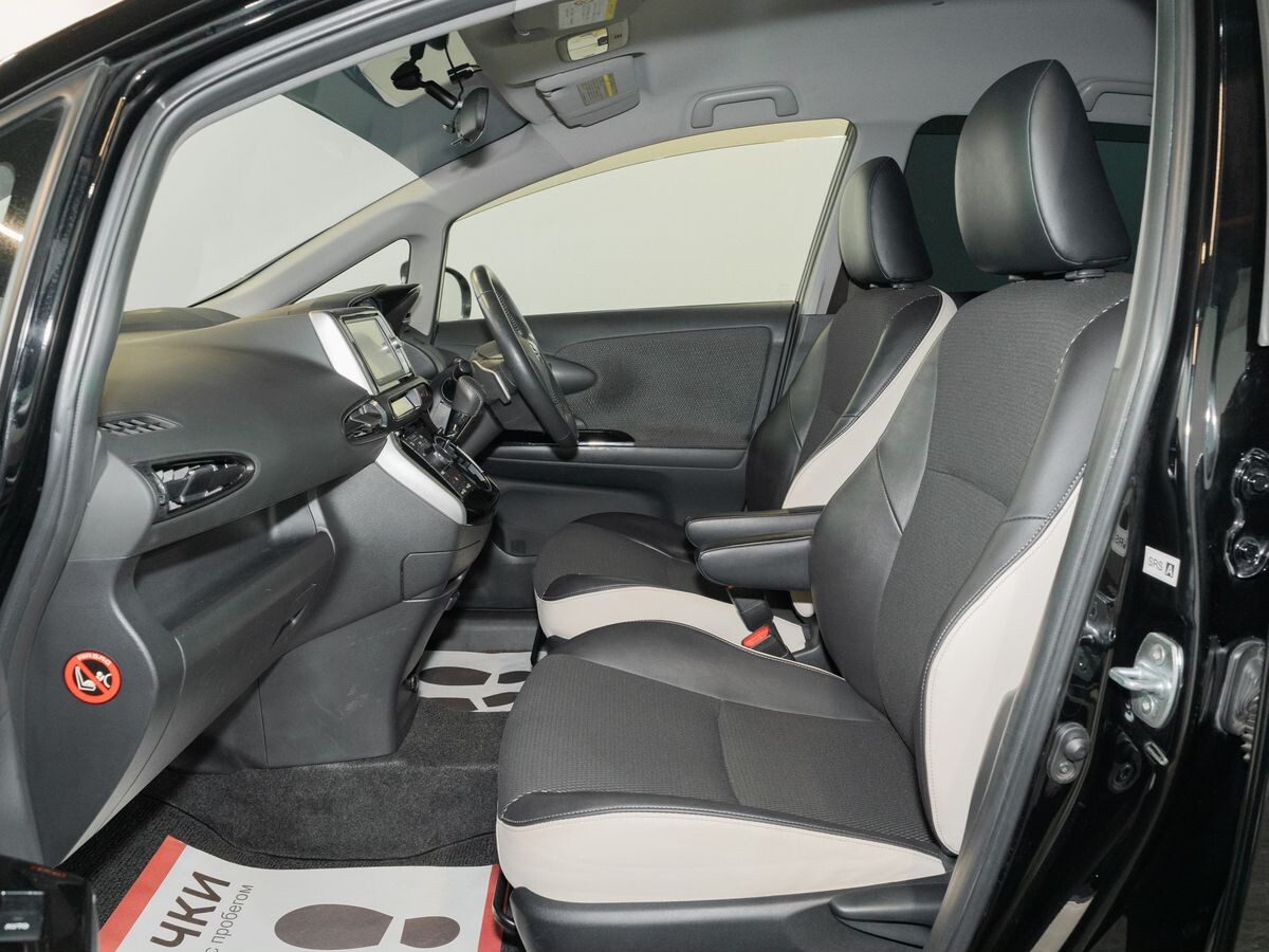 Toyota Wish 2011 - фото автомобиля