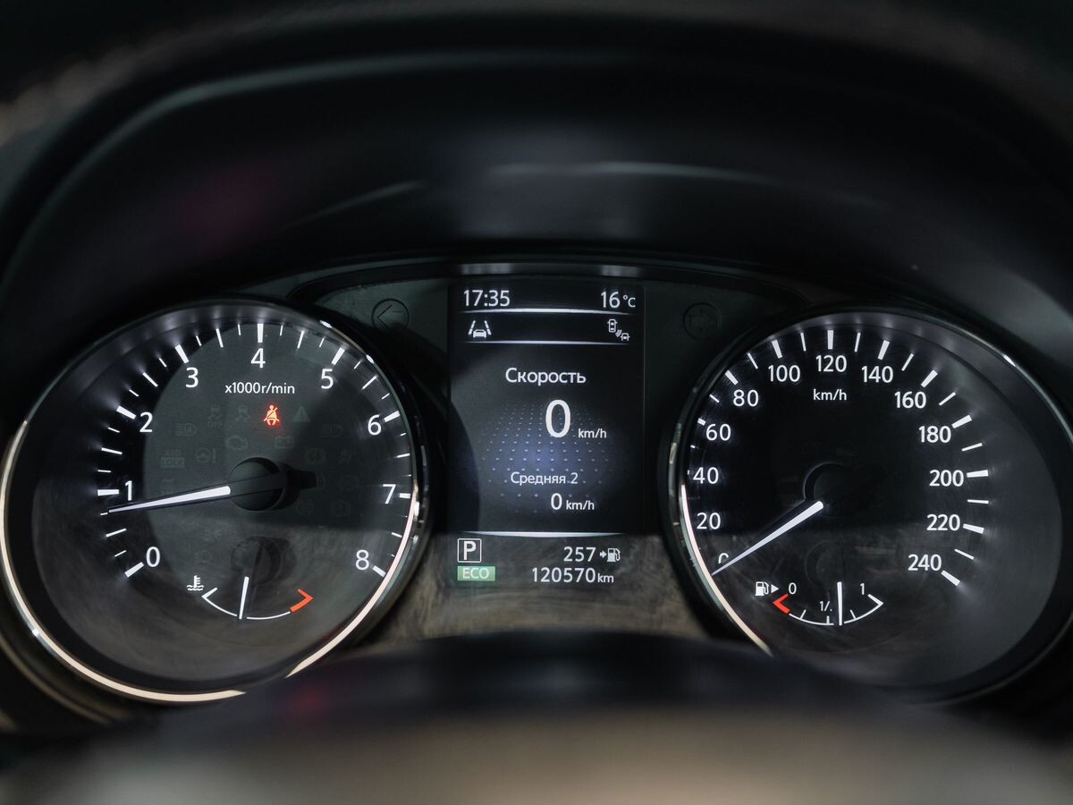 Nissan X-Trail 2017 - фото автомобиля