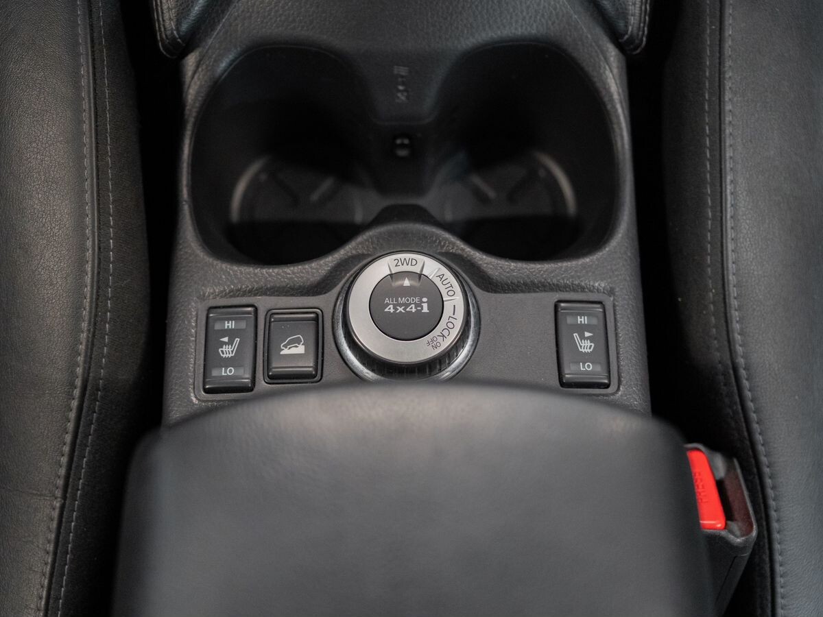 Nissan X-Trail 2017 - фото автомобиля