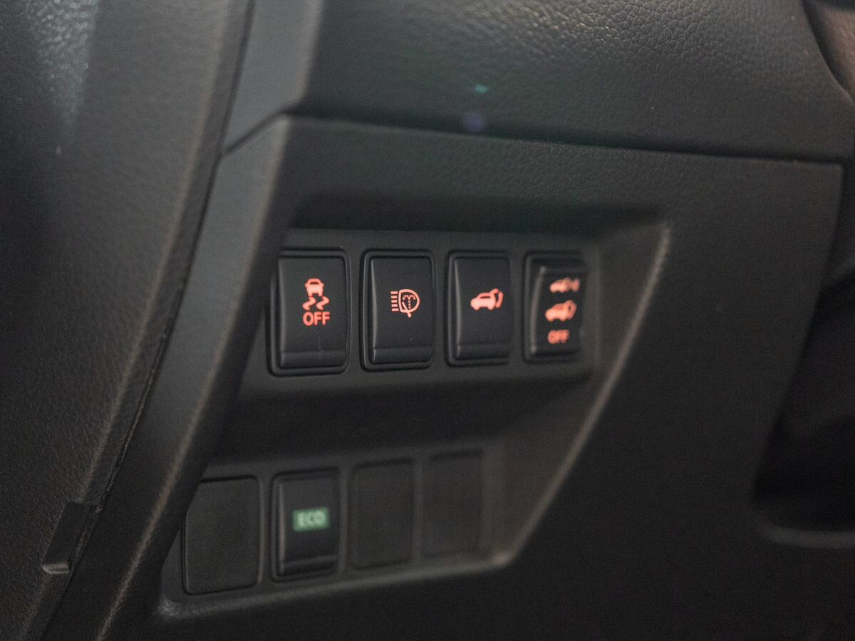 Nissan X-Trail 2017 - фото автомобиля