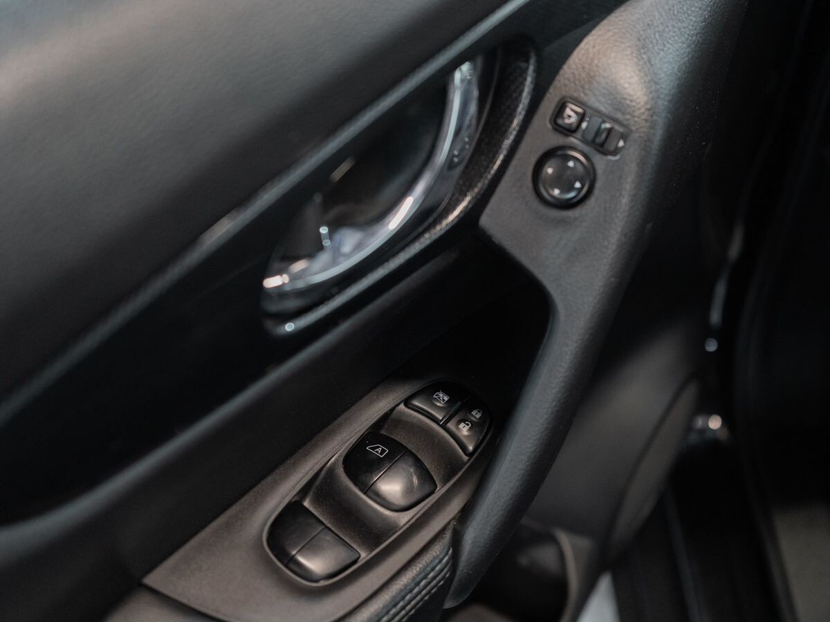 Nissan X-Trail 2017 - фото автомобиля