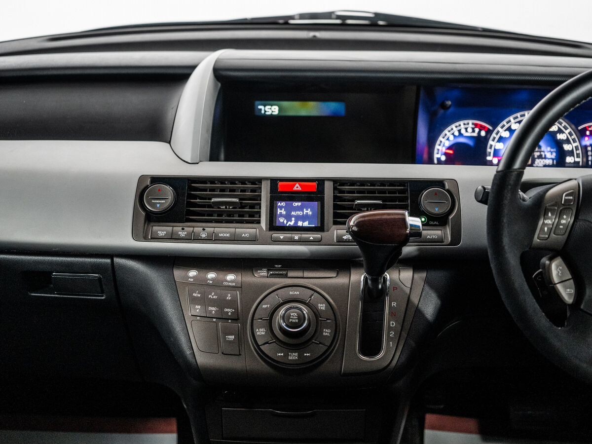 Honda Elysion 2004 - фото автомобиля