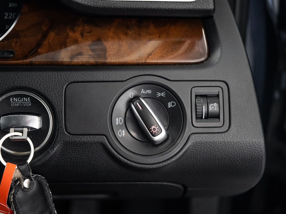 Volkswagen Passat 2013 - фото автомобиля