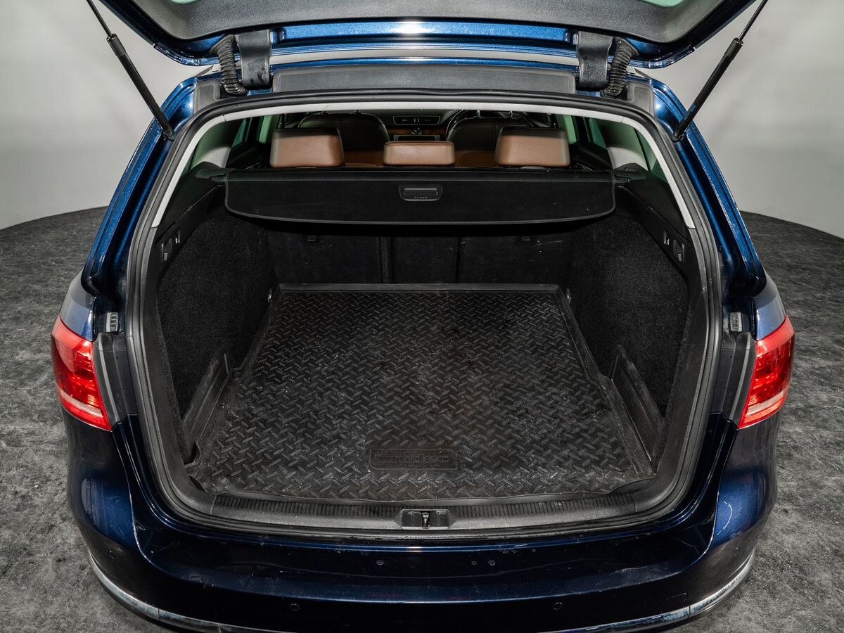 Volkswagen Passat 2013 - фото автомобиля