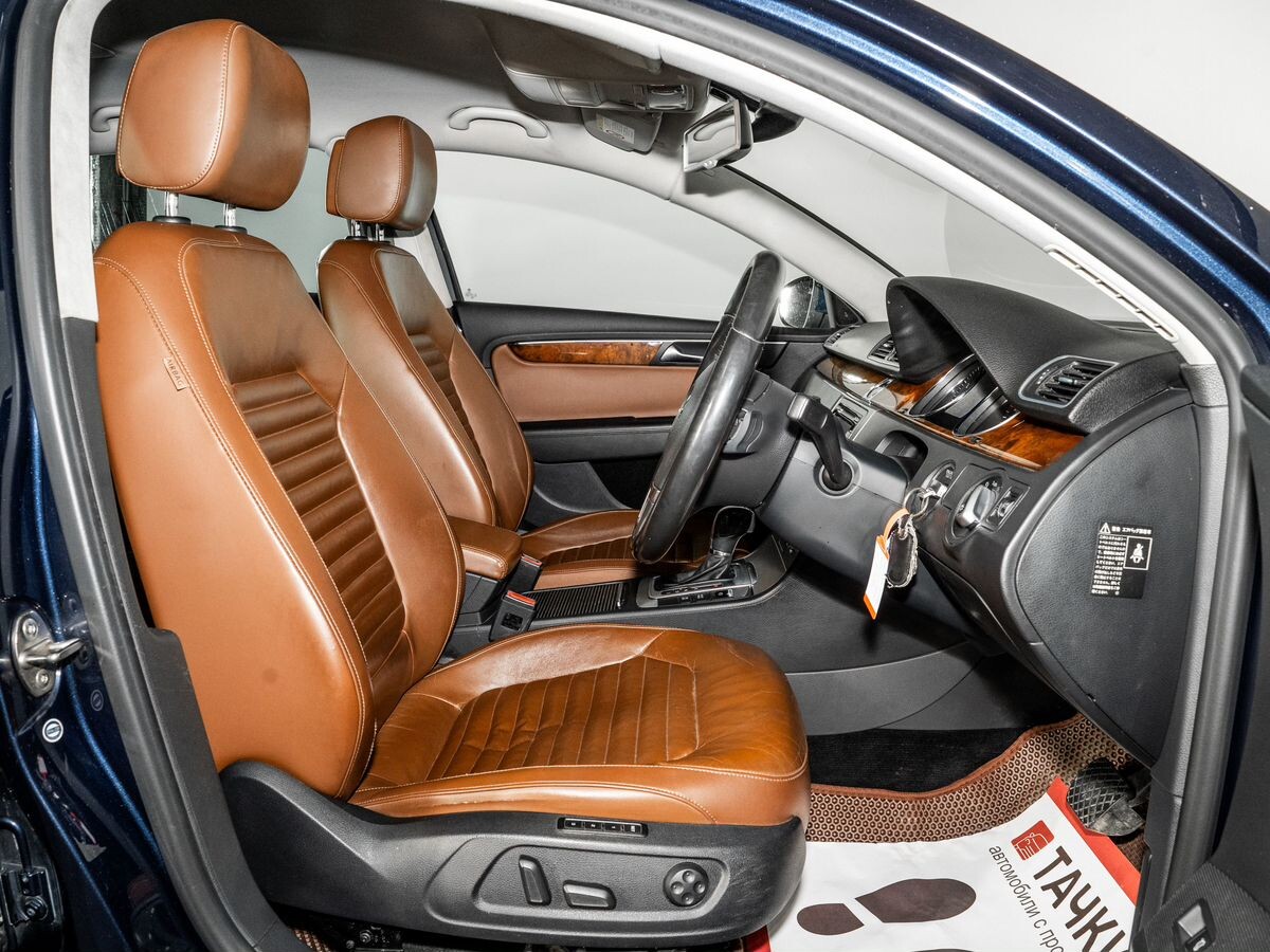 Volkswagen Passat 2013 - фото автомобиля