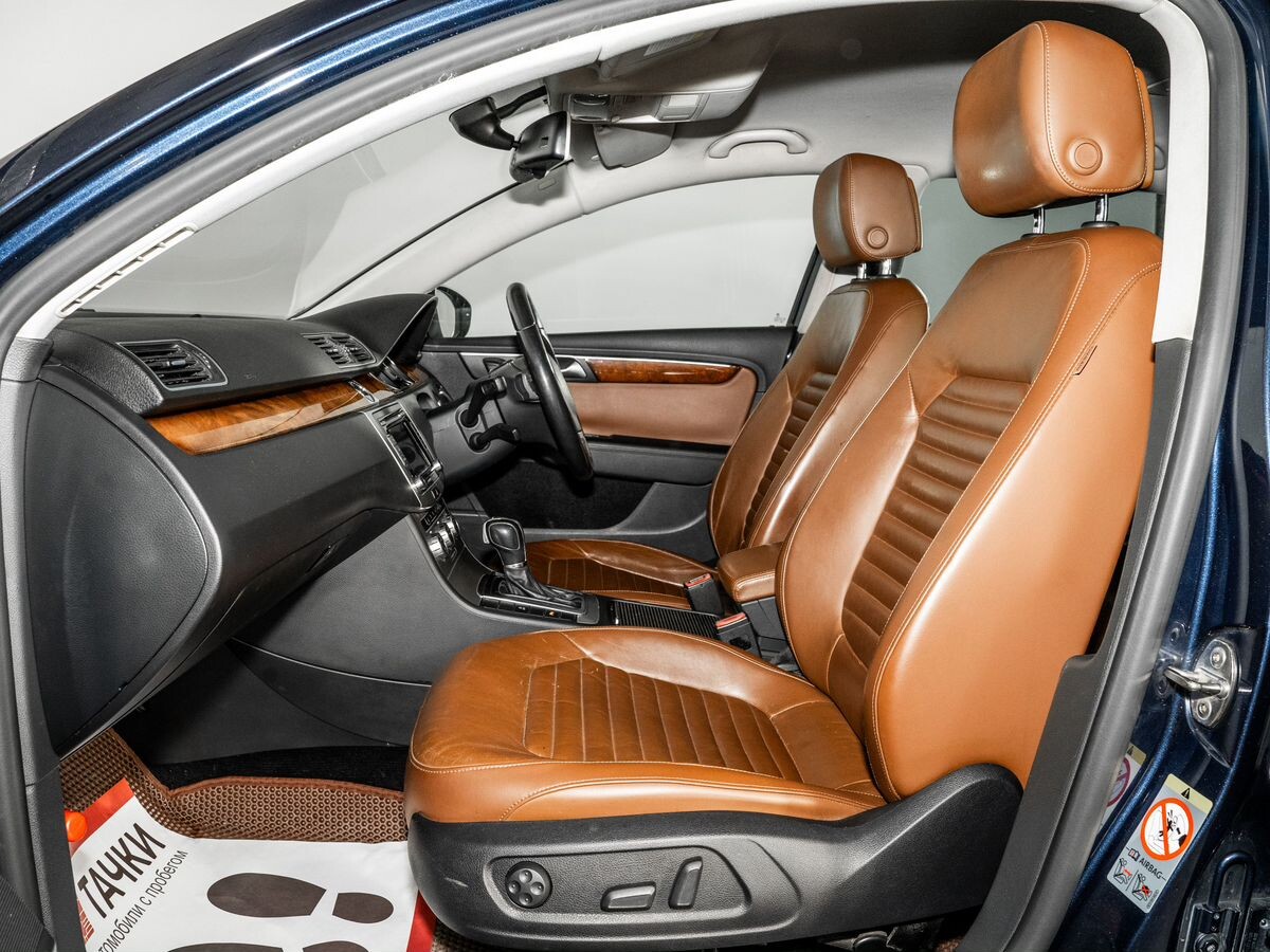 Volkswagen Passat 2013 - фото автомобиля