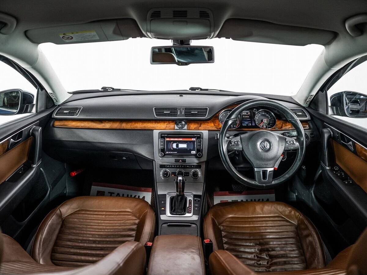 Volkswagen Passat 2013 - фото автомобиля