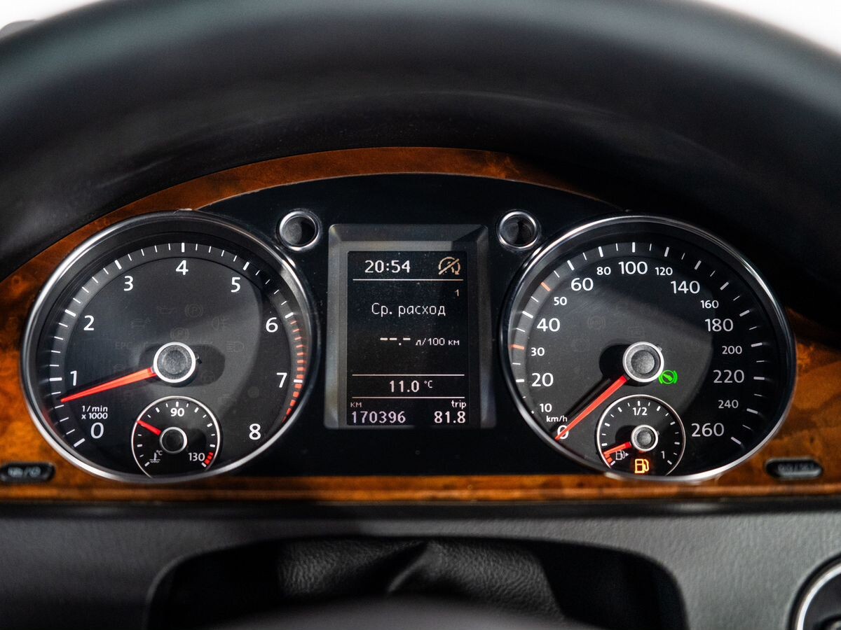 Volkswagen Passat 2013 - фото автомобиля