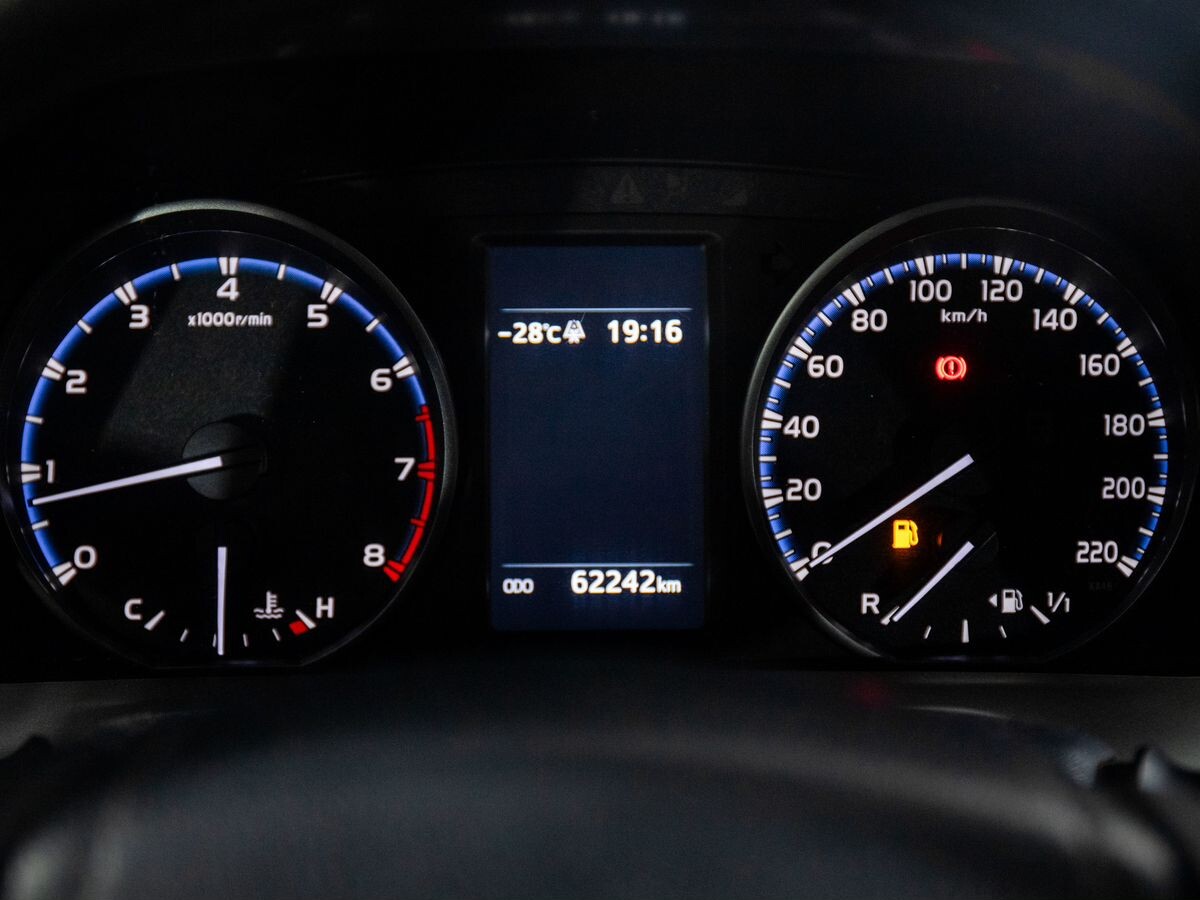 Toyota RAV4 2016 - фото автомобиля