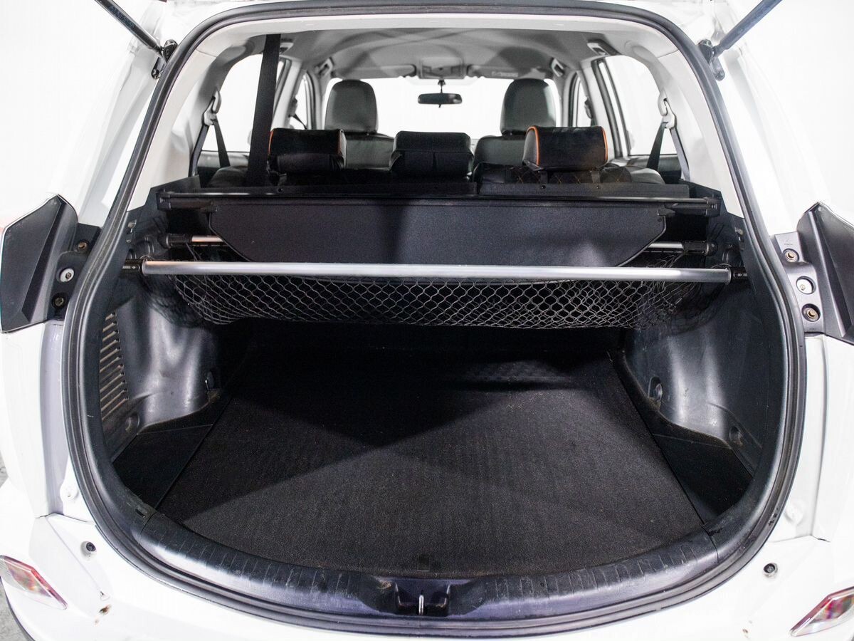 Toyota RAV4 2016 - фото автомобиля