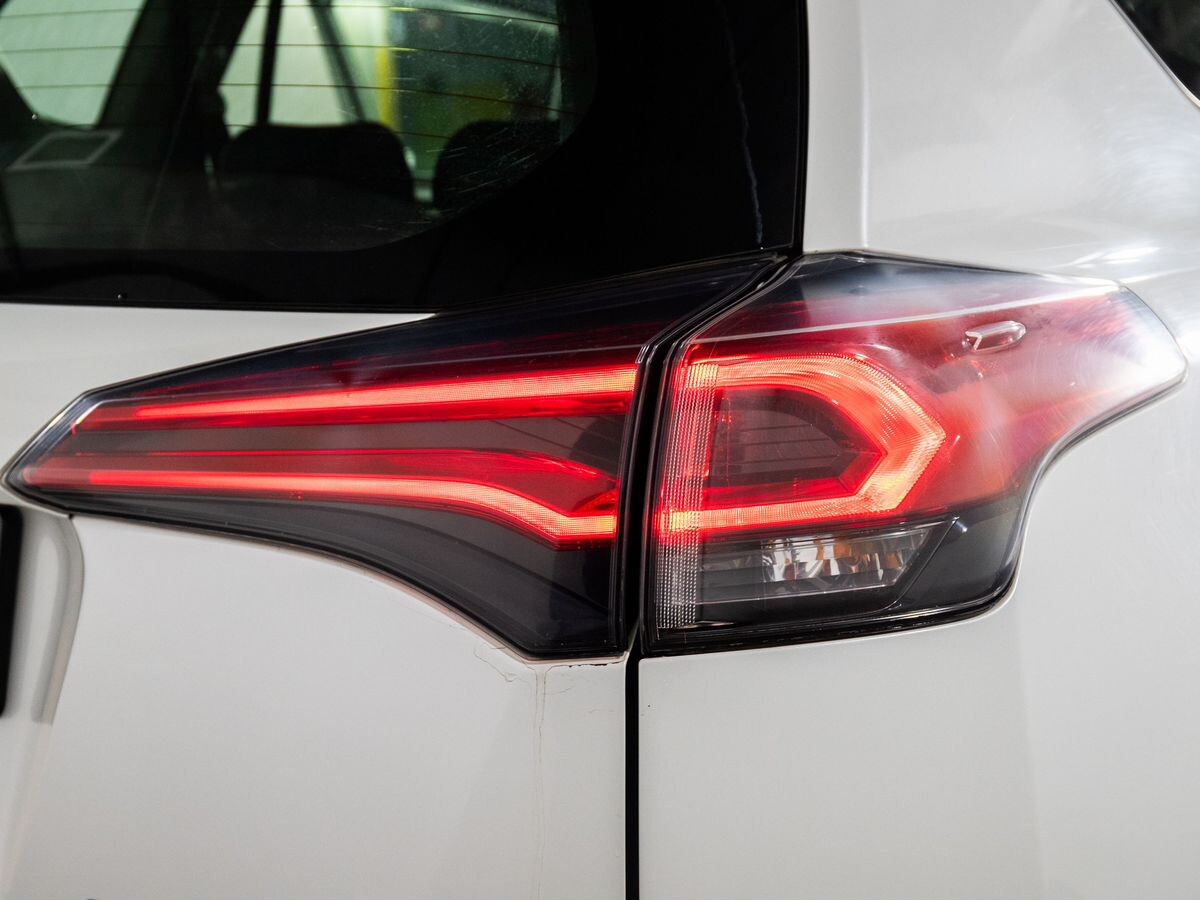 Toyota RAV4 2016 - фото автомобиля