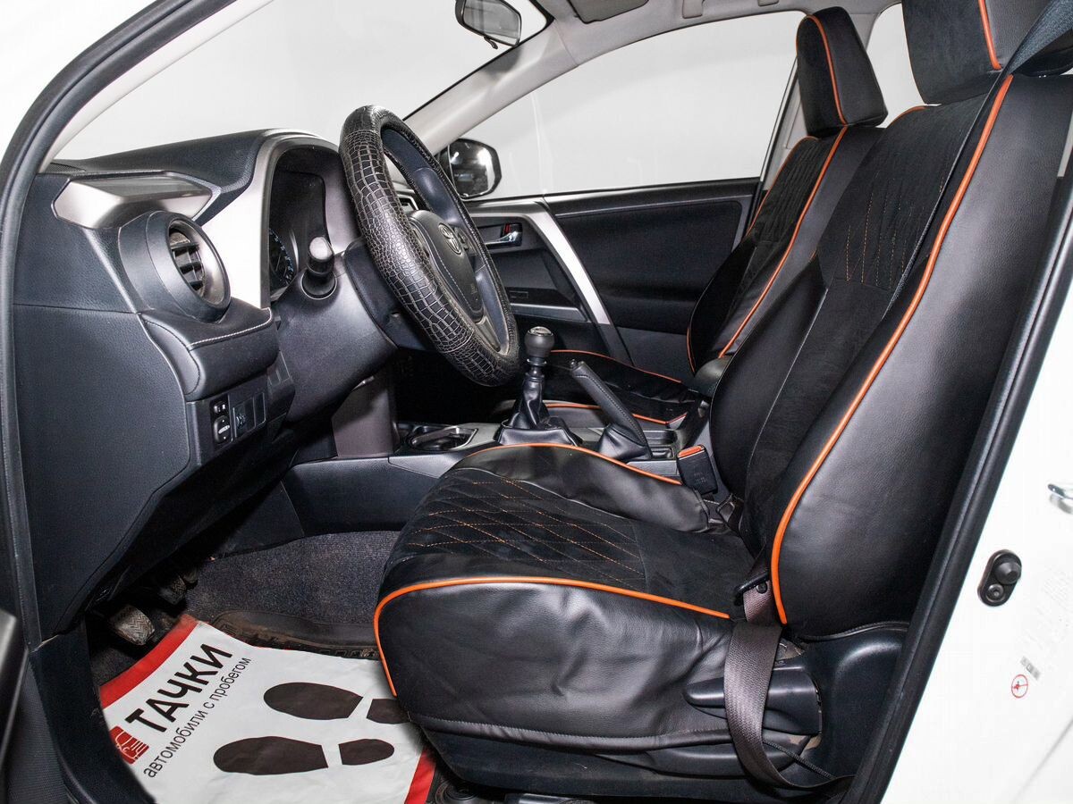 Toyota RAV4 2016 - фото автомобиля