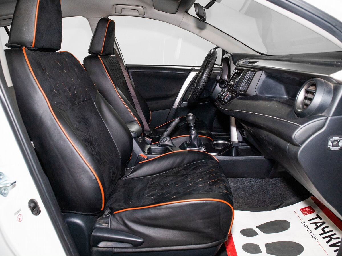 Toyota RAV4 2016 - фото автомобиля